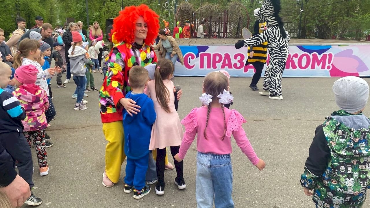   Театр Актера и Куклы «Крошка» принял активное участие в празднование 1 мая!